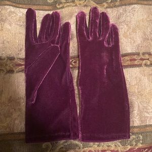 Ladies Purple Velvet Gloves